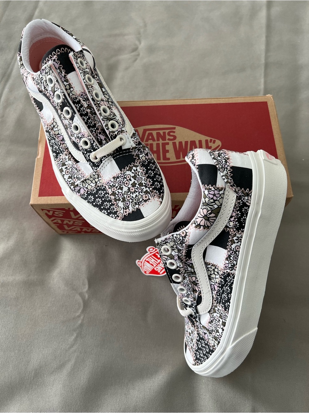 Vans Patchwork Floral Old Skool Skate Sneakers - NEW - women’s 6 or men’s 4.5